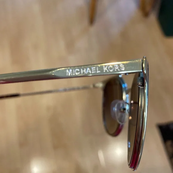 MICHAEL KORS Sunglasses - Picture 3 of 5